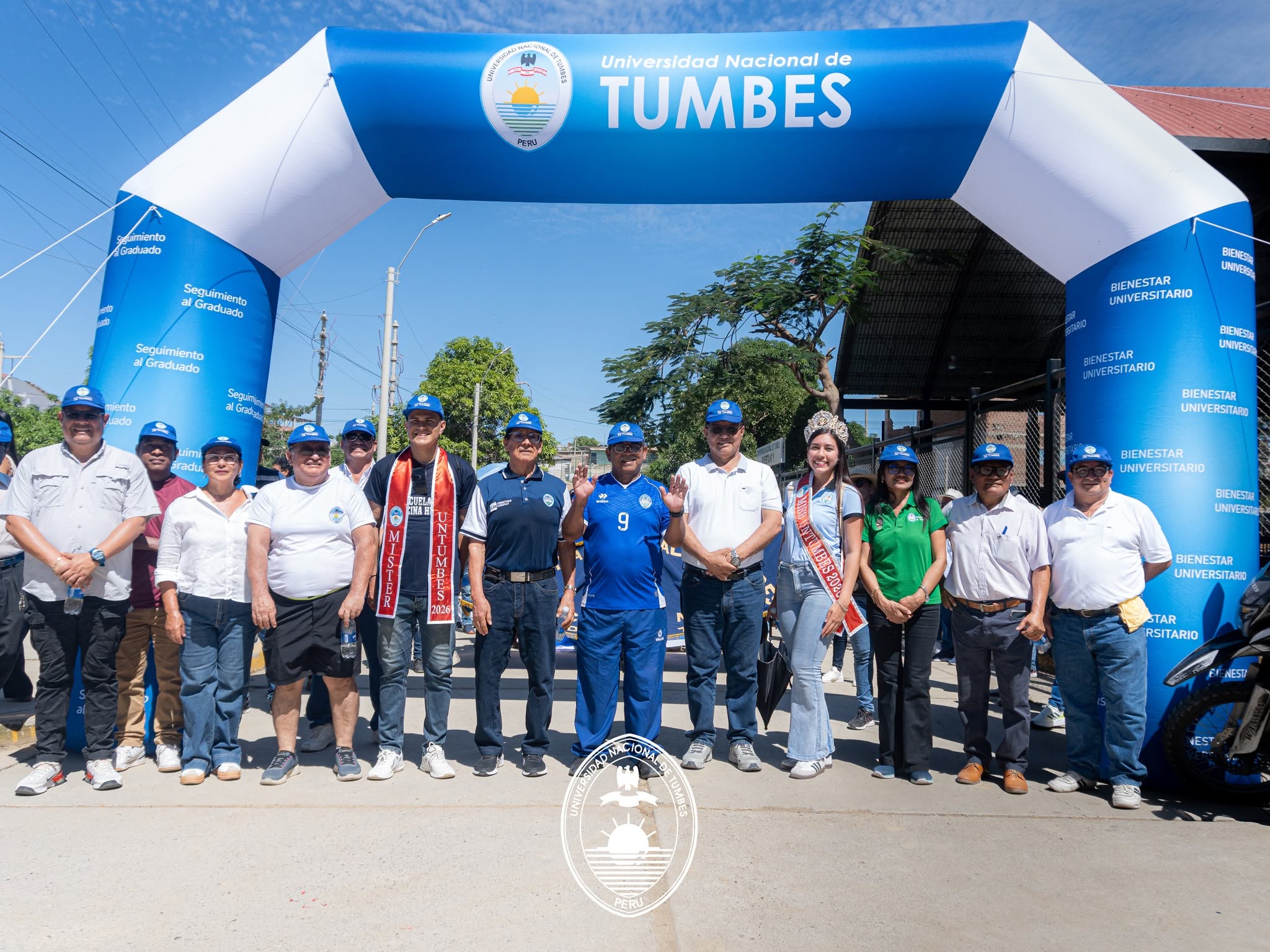 COMUNIDAD UNIVERSITARIA DE LA UNTUMBES PARTICIPÓ EN GRAN CAMINATA POR SU XLII ANIVERSARIO INSTITUCIONAL 